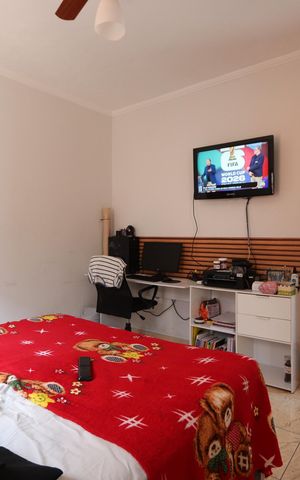Casa à venda com 200m², 4 quartos e 4 vagasSuíte