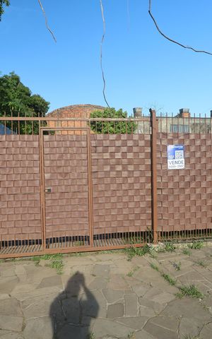 Casa para alugar com 100m², 3 quartos e 5 vagasFachada
