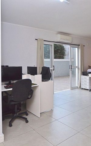 Casa à venda com 260m², 3 quartos e 2 vagas