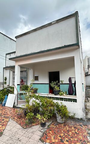 Casa à venda com 600m², 4 quartos e 3 vagasFachada