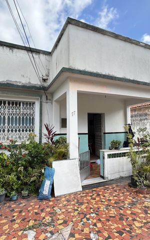 Casa à venda com 600m², 4 quartos e 3 vagasFachada