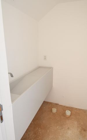 Casa de condomínio à venda com 225m², 3 quartos e 2 vagasLavabo