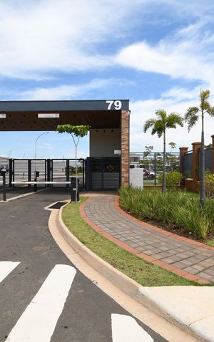 Casa de condomínio à venda com 225m², 3 quartos e 2 vagasFachado do condomínio