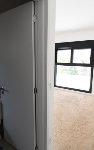 Casa de condomínio à venda com 225m², 3 quartos e 2 vagasSuíte 3