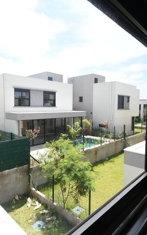 Casa de condomínio à venda com 225m², 3 quartos e 2 vagasVista da Suíte 2