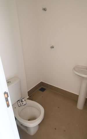 Casa de condomínio à venda com 225m², 3 quartos e 2 vagasBanheiro de serviço