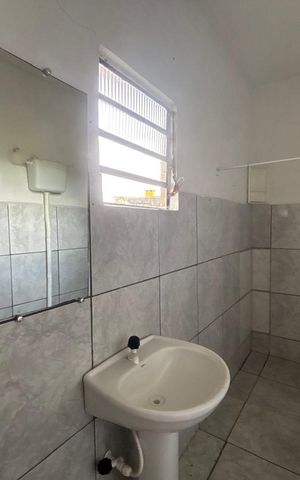 Casa para alugar com 360m², 4 quartos e 2 vagas Casa para alugar com 360m², 4 quartos e 2 vagasBanheiro de serviço