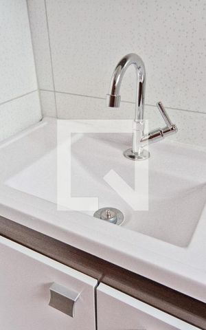 Apartamento para alugar com 65m², 2 quartos e sem vaga Apartamento para alugar com 65m², 2 quartos e sem vagaBanheiro