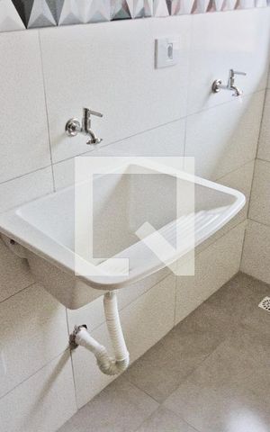 Apartamento para alugar com 65m², 2 quartos e sem vaga Apartamento para alugar com 65m², 2 quartos e sem vagaÁrea de serviço