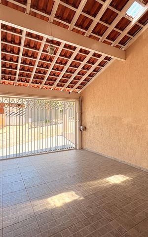 Casa à venda com 310m², 4 quartos e 3 vagasGaragem/frente da Casa