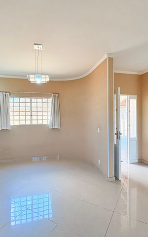 Casa à venda com 310m², 4 quartos e 3 vagasSala