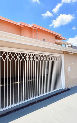 Casa à venda com 310m², 4 quartos e 3 vagasFachada