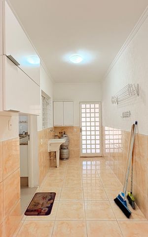 Casa à venda com 310m², 4 quartos e 3 vagasÁrea de Serviço