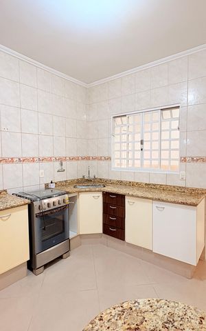 Casa à venda com 310m², 4 quartos e 3 vagasCozinha