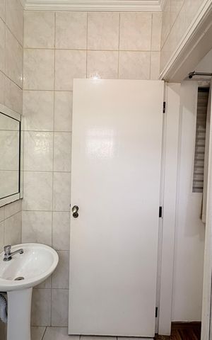 Casa à venda com 310m², 4 quartos e 3 vagasBanheiro da Suíte 4 (serviço)