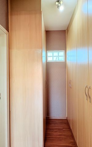 Casa à venda com 310m², 4 quartos e 3 vagasBanheiro da Suíte 2