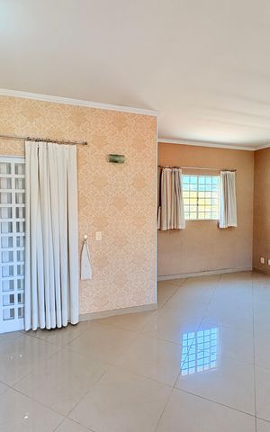 Casa à venda com 310m², 4 quartos e 3 vagasSala