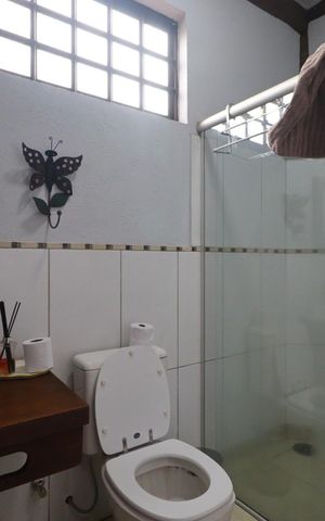 Casa para alugar com 490m², 4 quartos e 4 vagas Casa para alugar com 490m², 4 quartos e 4 vagasBanheiro da Suíte 2