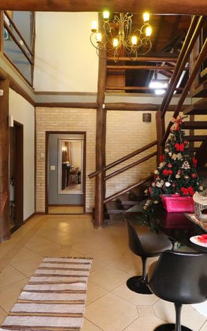 Casa para alugar com 490m², 4 quartos e 4 vagas Casa para alugar com 490m², 4 quartos e 4 vagasSala