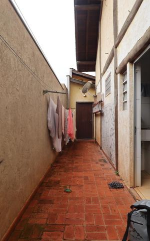 Casa para alugar com 490m², 4 quartos e 4 vagas Casa para alugar com 490m², 4 quartos e 4 vagasCorredor