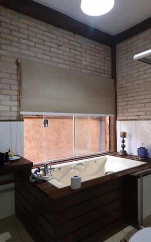 Casa para alugar com 490m², 4 quartos e 4 vagas Casa para alugar com 490m², 4 quartos e 4 vagasBanheiro da Suíte