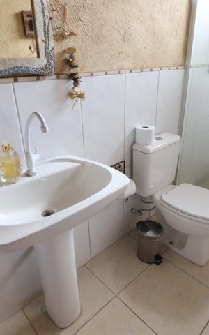 Casa para alugar com 490m², 4 quartos e 4 vagas Casa para alugar com 490m², 4 quartos e 4 vagasBanheiro da Suíte 3