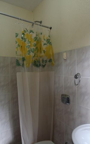 Casa de condomínio à venda com 350m², 4 quartos e 4 vagasBanheiro de Serviço