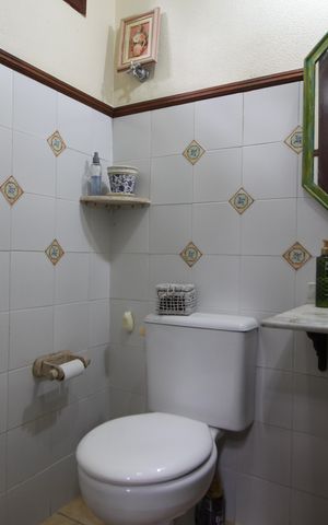 Casa de condomínio à venda com 350m², 4 quartos e 4 vagasLavabo