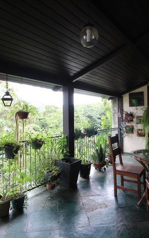 Casa de condomínio à venda com 350m², 4 quartos e 4 vagasSala 1 - Varanda