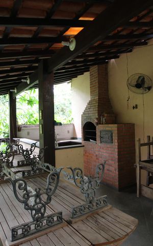 Casa de condomínio à venda com 350m², 4 quartos e 4 vagasChurrasqueira