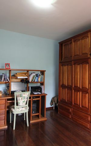 Casa de condomínio à venda com 350m², 4 quartos e 4 vagasQuarto 1