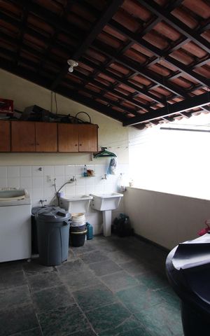 Casa de condomínio à venda com 350m², 4 quartos e 4 vagasÁrea de Serviço