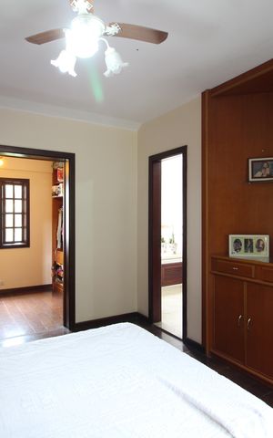 Casa de condomínio à venda com 350m², 4 quartos e 4 vagasQuarto 4
