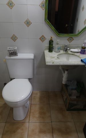 Casa de condomínio à venda com 350m², 4 quartos e 4 vagasLavabo