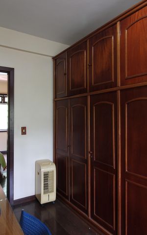 Casa de condomínio à venda com 350m², 4 quartos e 4 vagasQuarto 2