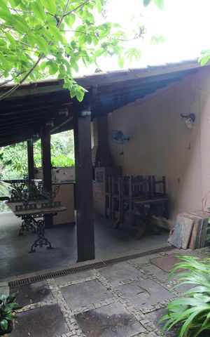 Casa de condomínio à venda com 350m², 4 quartos e 4 vagasChurrasqueira