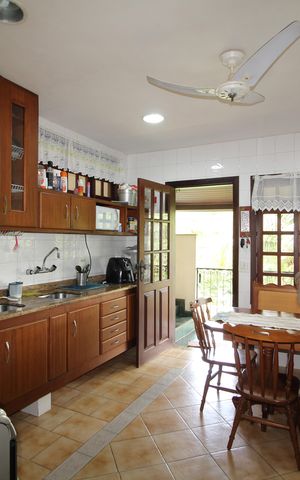 Casa de condomínio à venda com 350m², 4 quartos e 4 vagasCozinha