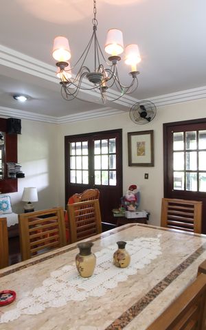 Casa de condomínio à venda com 350m², 4 quartos e 4 vagasSala 1
