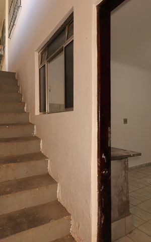 Casa para alugar com 55m², 1 quarto e sem vagaEscada