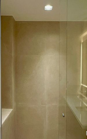Apartamento à venda com 212m², 3 quartos e 1 vaga Apartamento à venda com 212m², 3 quartos e 1 vagaBanheiro da Suíte 3