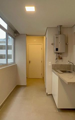 Apartamento à venda com 212m², 3 quartos e 1 vaga Apartamento à venda com 212m², 3 quartos e 1 vagaÁrea de Serviço