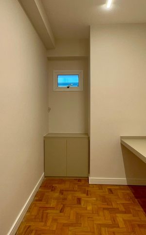 Apartamento à venda com 212m², 3 quartos e 1 vaga Apartamento à venda com 212m², 3 quartos e 1 vagaEscritório