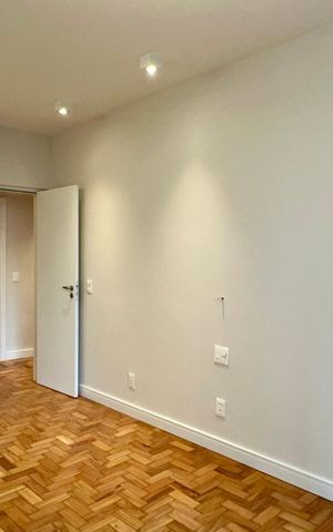 Apartamento à venda com 212m², 3 quartos e 1 vaga Apartamento à venda com 212m², 3 quartos e 1 vagaSuíte 1