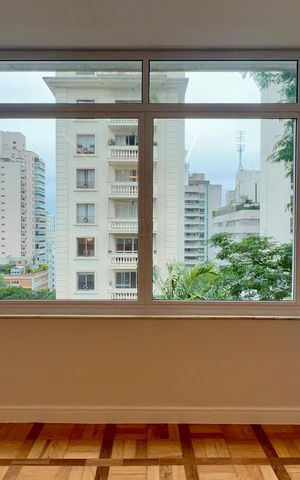 Apartamento à venda com 212m², 3 quartos e 1 vaga Apartamento à venda com 212m², 3 quartos e 1 vagaSala