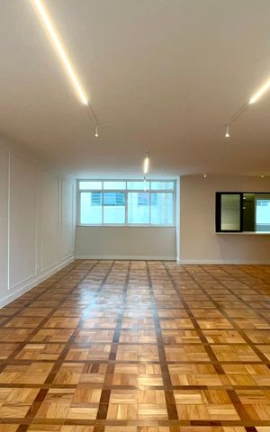 Apartamento à venda com 212m², 3 quartos e 1 vaga Apartamento à venda com 212m², 3 quartos e 1 vagaSala