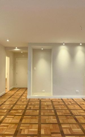 Apartamento à venda com 212m², 3 quartos e 1 vaga Apartamento à venda com 212m², 3 quartos e 1 vagaSala