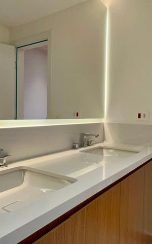 Apartamento à venda com 212m², 3 quartos e 1 vaga Apartamento à venda com 212m², 3 quartos e 1 vagaBanheiro da Suíte 3