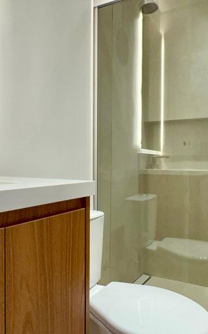 Apartamento à venda com 212m², 3 quartos e 1 vaga Apartamento à venda com 212m², 3 quartos e 1 vagaBanheiro da Suíte 2