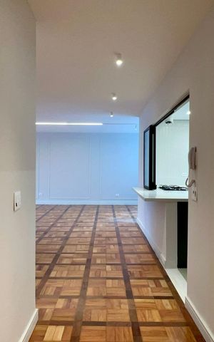 Apartamento à venda com 212m², 3 quartos e 1 vaga Apartamento à venda com 212m², 3 quartos e 1 vagaEntrada
