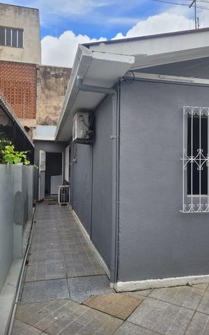 Casa à venda com 75m², 3 quartos e 3 vagas Casa à venda com 75m², 3 quartos e 3 vagasÁrea externa